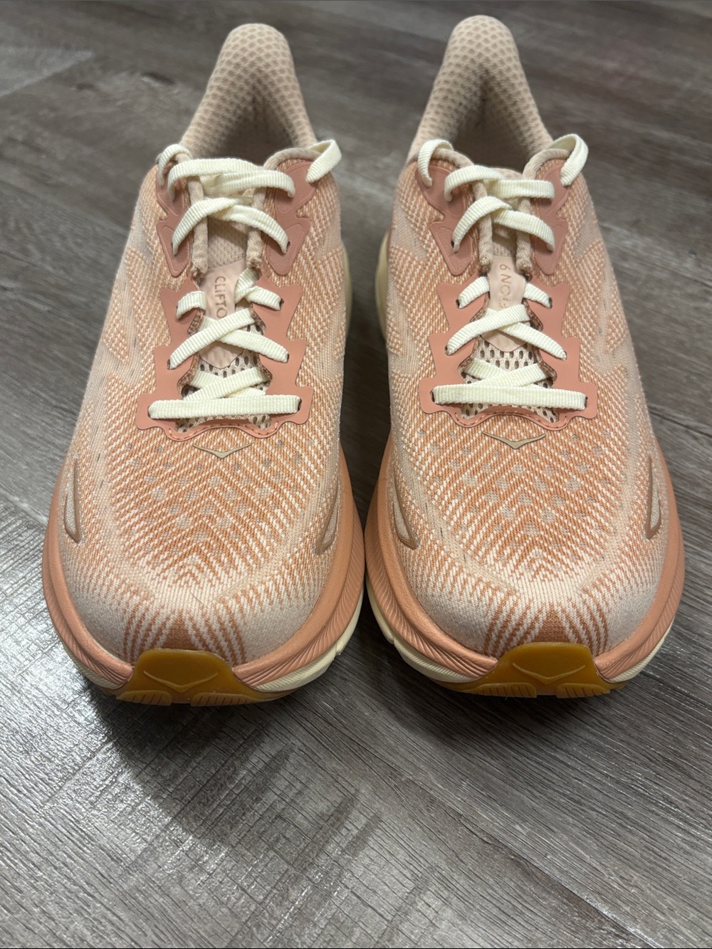 Hoka Clifton 9 shoes in sandstone cream - Picture 9 of 10